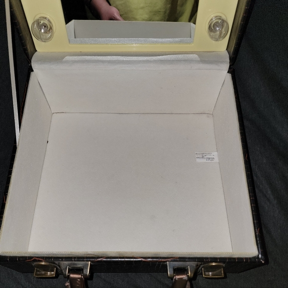 Light-Up Vintage Travel Cosmetic  Case - Faux Leather - Brown Reptile Print - Picture 11 of 16